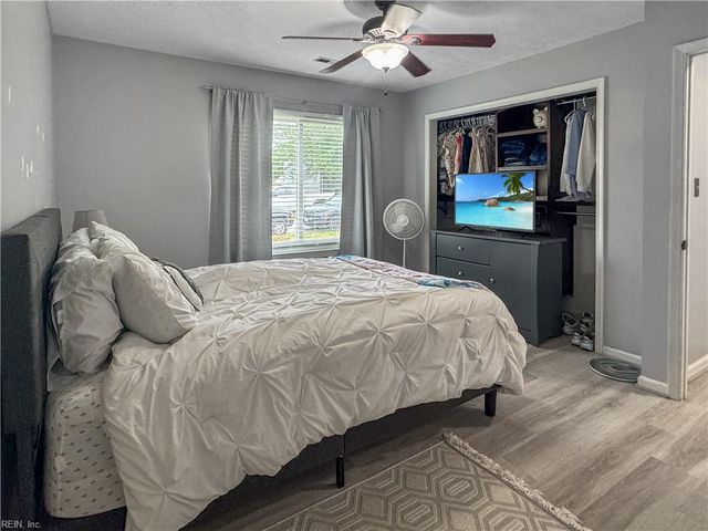 721 Mainsail DR, Newport News, VA 23608