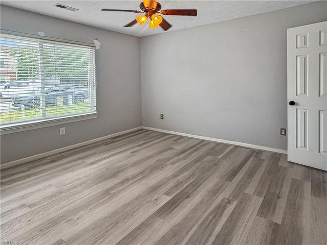 721 Mainsail DR, Newport News, VA 23608