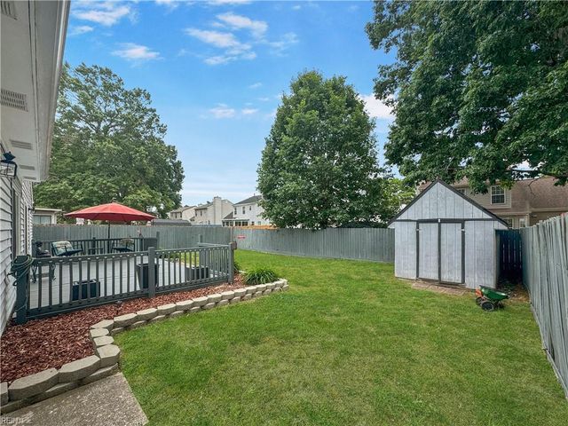 721 Mainsail DR, Newport News, VA 23608