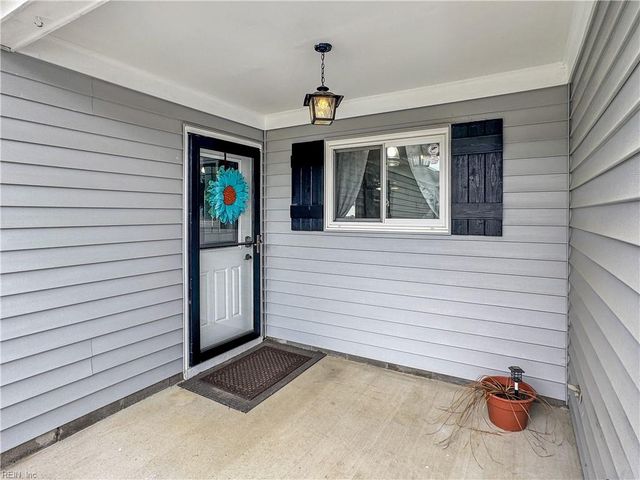 721 Mainsail DR, Newport News, VA 23608