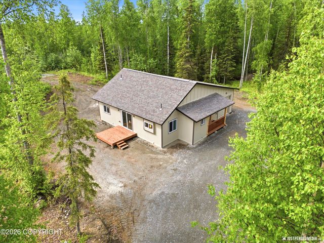13862 W Halston Avenue, Big Lake, AK 99623