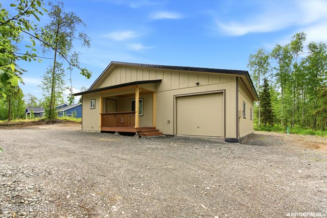 13862 W Halston Avenue, Big Lake, AK 99623