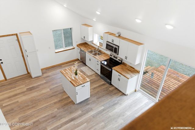 13862 W Halston Avenue, Big Lake, AK 99623