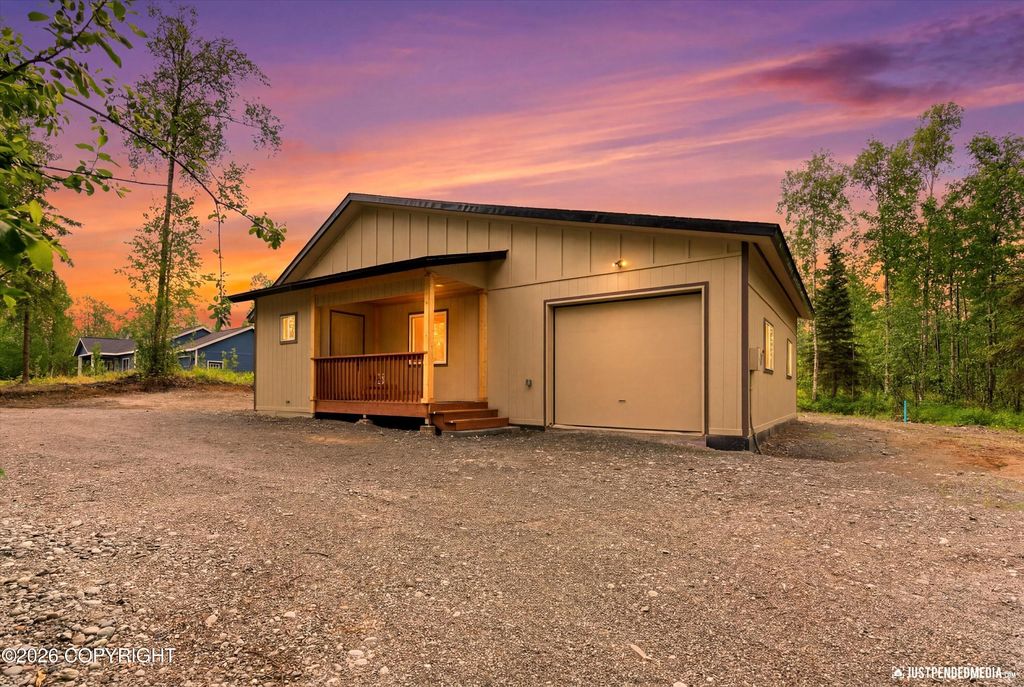 13862 W Halston Avenue, Big Lake, AK 99623