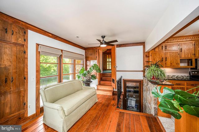 6146 DUNCAN TRL, Reva, VA 22735