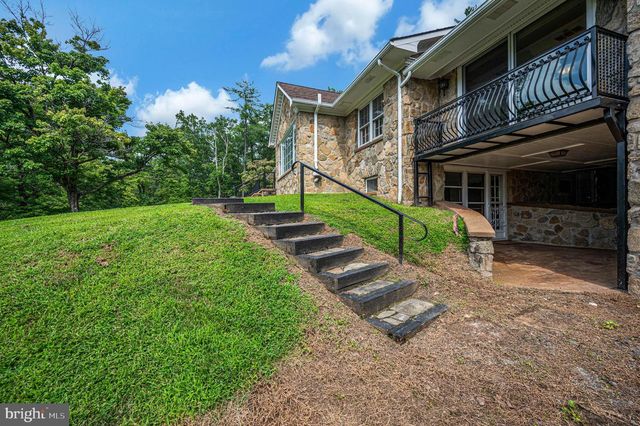 6146 DUNCAN TRL, Reva, VA 22735