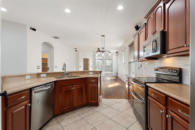 15031 HUNTCLIFF PARK WAY, Orlando, FL 32824