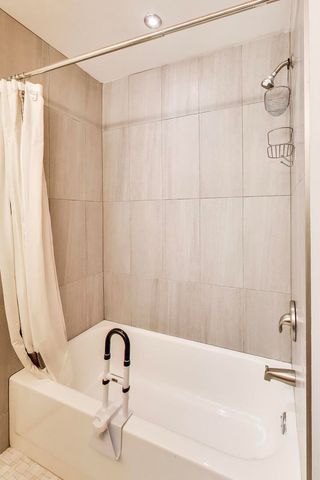 701 Forum Square 402, Glenview, IL 60025