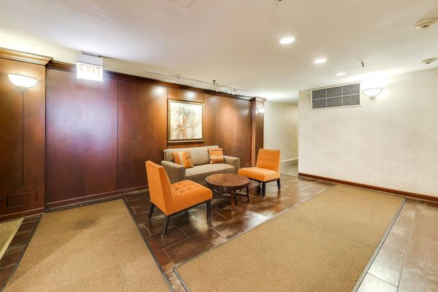 701 Forum Square 402, Glenview, IL 60025