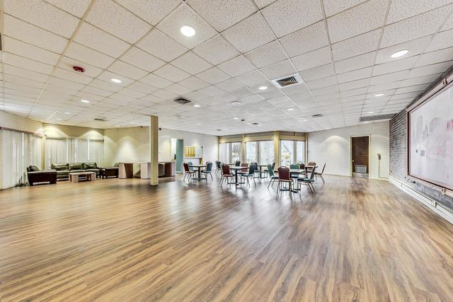 701 Forum Square 402, Glenview, IL 60025