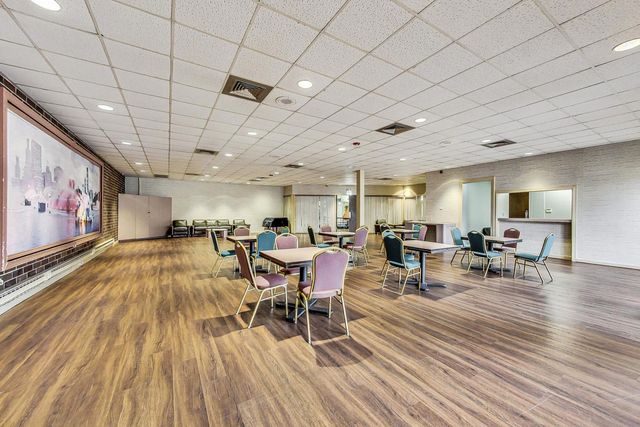 701 Forum Square 402, Glenview, IL 60025