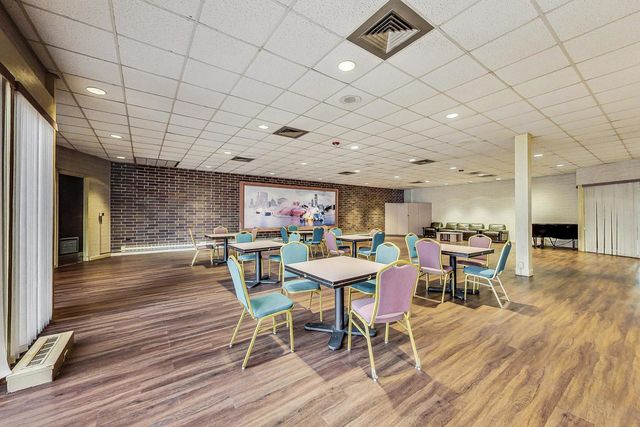 701 Forum Square 402, Glenview, IL 60025