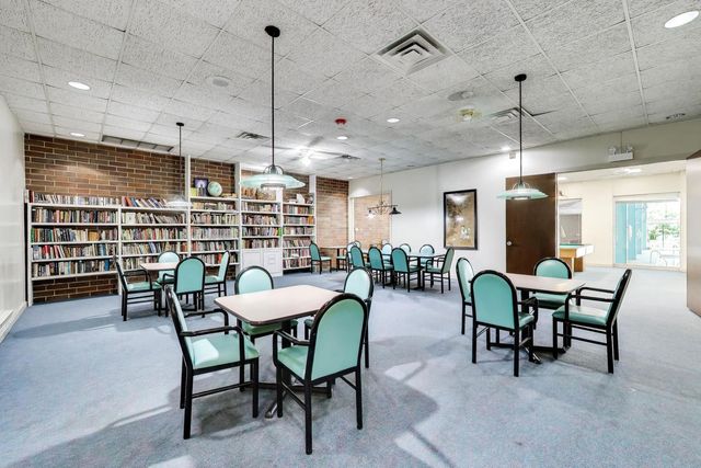 701 Forum Square 402, Glenview, IL 60025