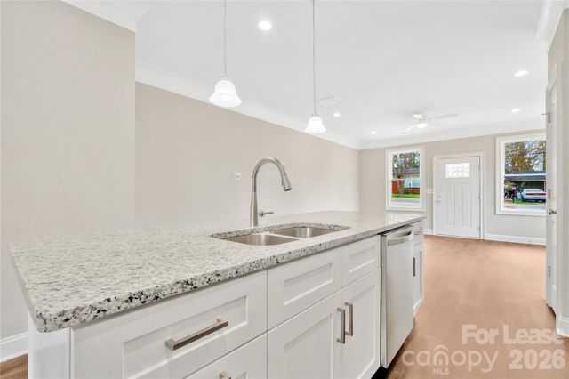 452 Dawn Circle, Charlotte, NC 28213