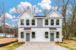 452 Dawn Circle, Charlotte, NC 28213