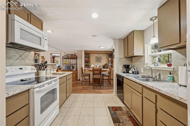 1299 Pikes Peak Drive, Florissant, CO 80816