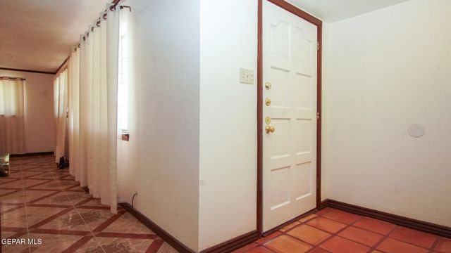 356 CORAL HILLS Road, El Paso, TX 79912