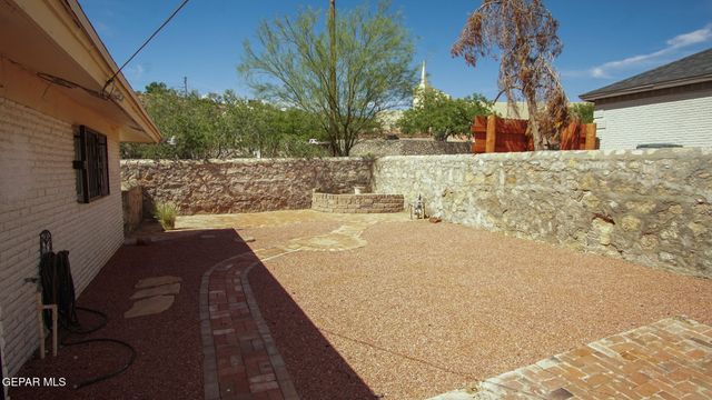 356 CORAL HILLS Road, El Paso, TX 79912
