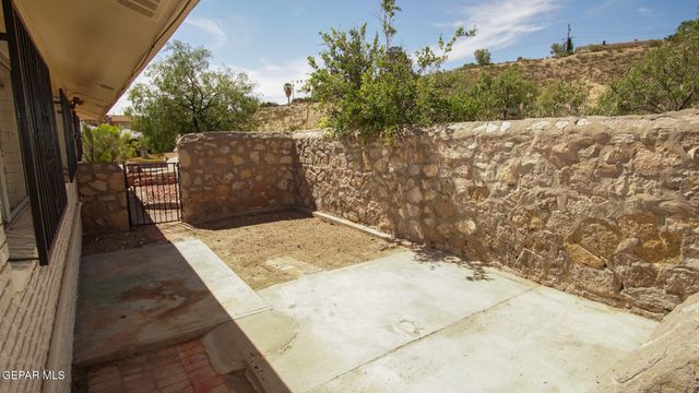 356 CORAL HILLS Road, El Paso, TX 79912