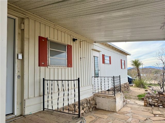 6864 W Stirrup Circle, Dolan Springs, AZ 86441