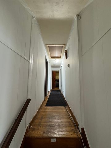 132 Commonwealth Ave, Lowell, MA 01852