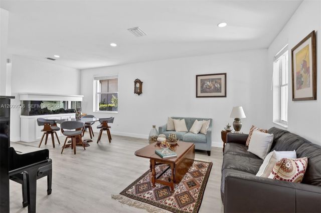 1311 Croton Ct, Weston, FL 33327