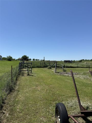 235 Hilltop Trail, New Fairview, TX 76078