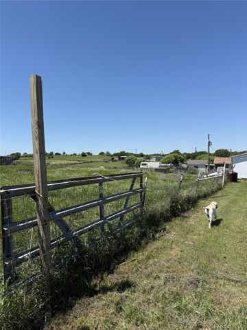 235 Hilltop Trail, New Fairview, TX 76078