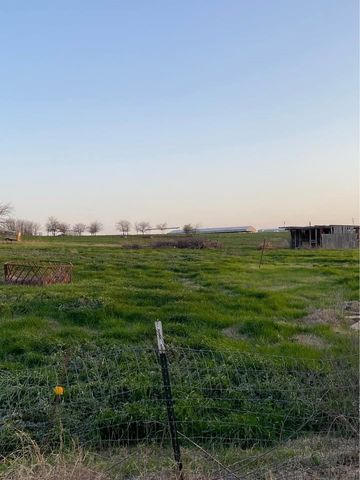 235 Hilltop Trail, New Fairview, TX 76078