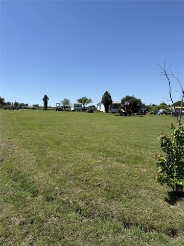 235 Hilltop Trail, New Fairview, TX 76078