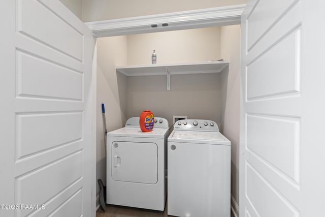 203 Firethorn Drive, Youngsville, LA 70592