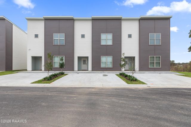 203 Firethorn Drive, Youngsville, LA 70592