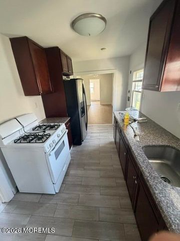 30 Seaside Place, Keansburg, NJ 07734