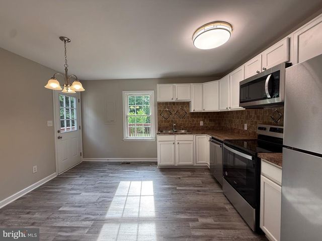 319 CHOPPING RD, Mineral, VA 23117