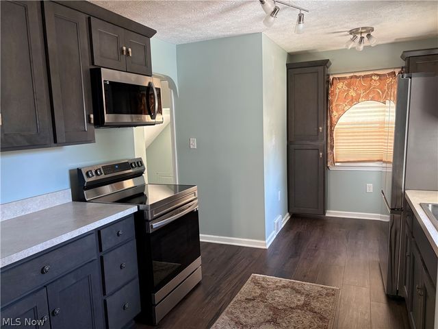 54 E 213th Street, Euclid, OH 44123