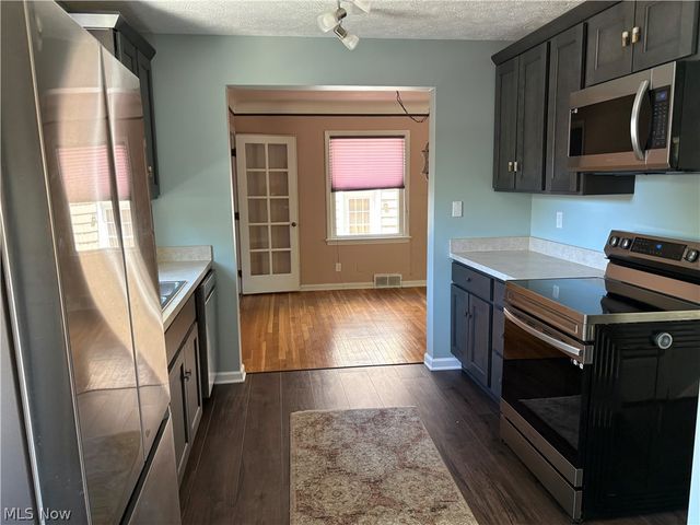 54 E 213th Street, Euclid, OH 44123