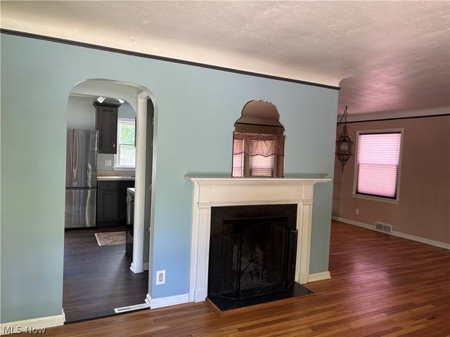 54 E 213th Street, Euclid, OH 44123