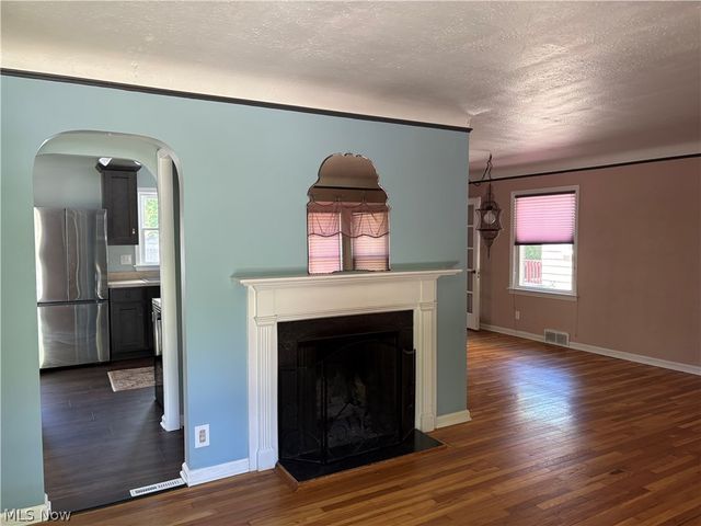 54 E 213th Street, Euclid, OH 44123