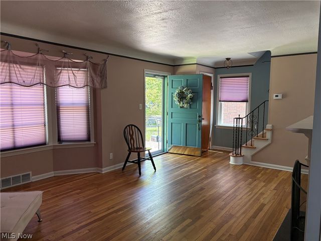 54 E 213th Street, Euclid, OH 44123
