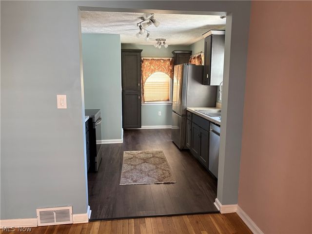 54 E 213th Street, Euclid, OH 44123