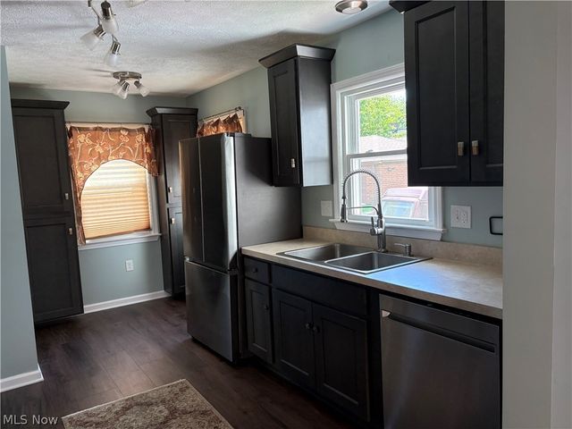 54 E 213th Street, Euclid, OH 44123