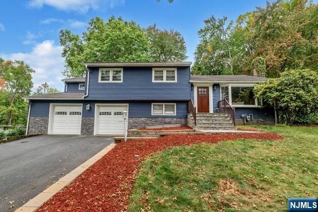 717 Orange Court, River Vale, NJ 07675