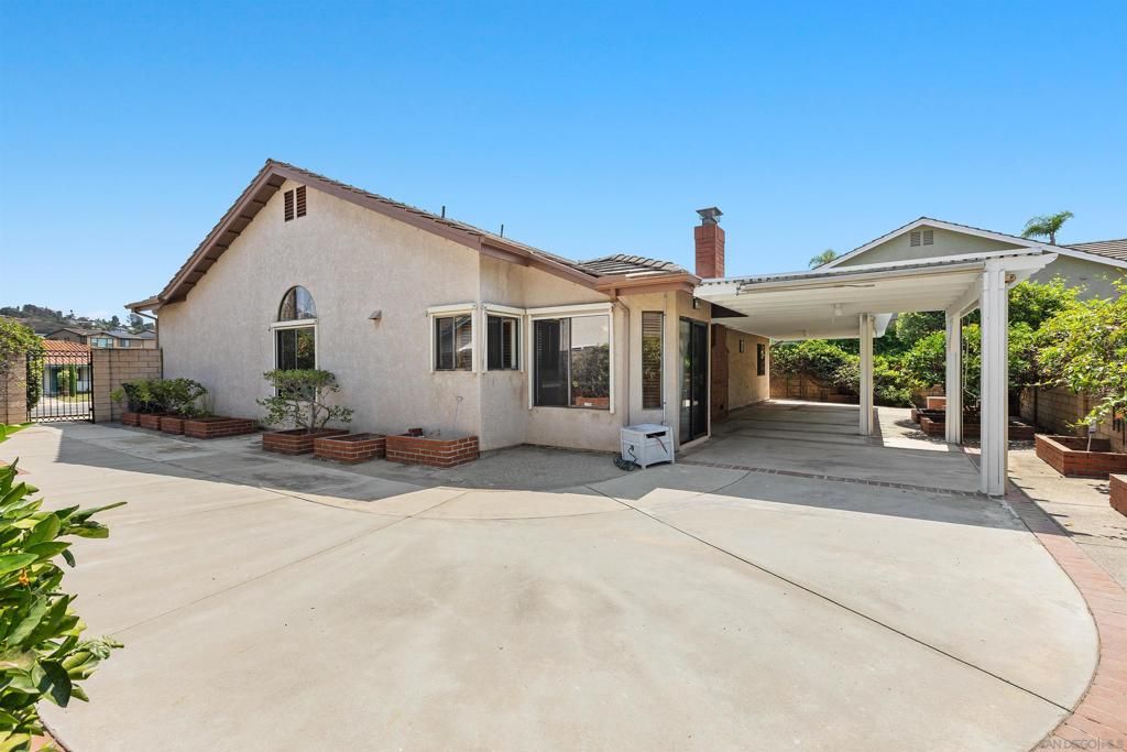 1693 W Country Club, Escondido, CA 92026 — photo 2