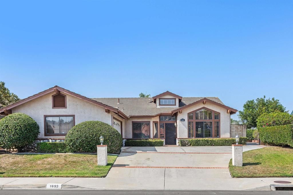 1693 W Country Club, Escondido, CA 92026 — photo 3