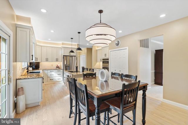 11 HEMLOCK CT, Cockeysville, MD 21030