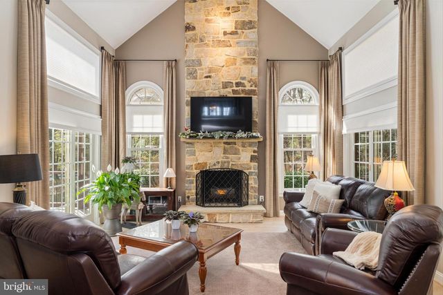 11 HEMLOCK CT, Cockeysville, MD 21030