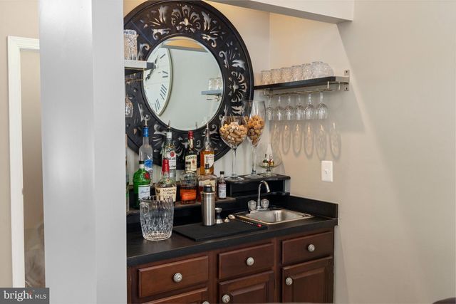 11 HEMLOCK CT, Cockeysville, MD 21030