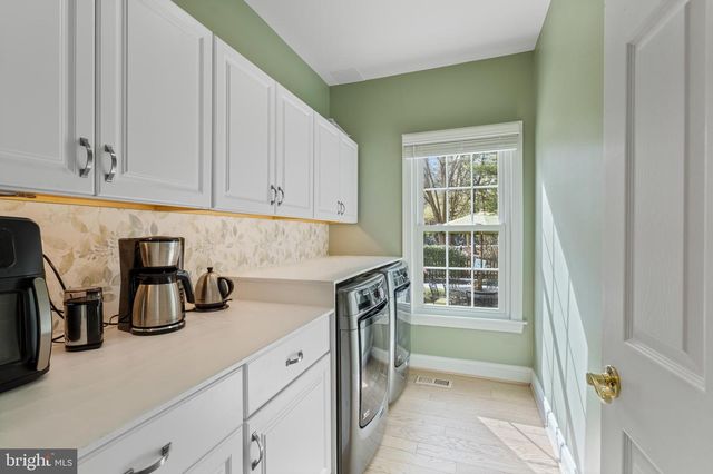 11 HEMLOCK CT, Cockeysville, MD 21030