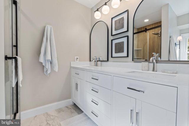 11 HEMLOCK CT, Cockeysville, MD 21030