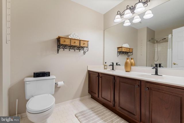 11 HEMLOCK CT, Cockeysville, MD 21030